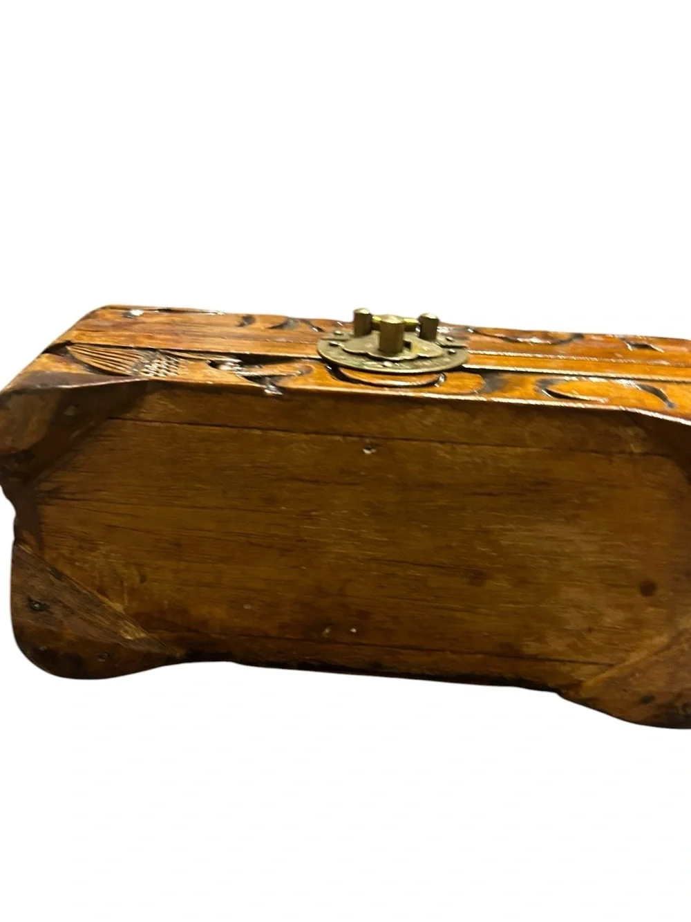 vintage souvenir jewelry box is hand-carved from camphor wood, carved BAHAMA